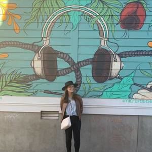 Meet your Posher, Vanessa